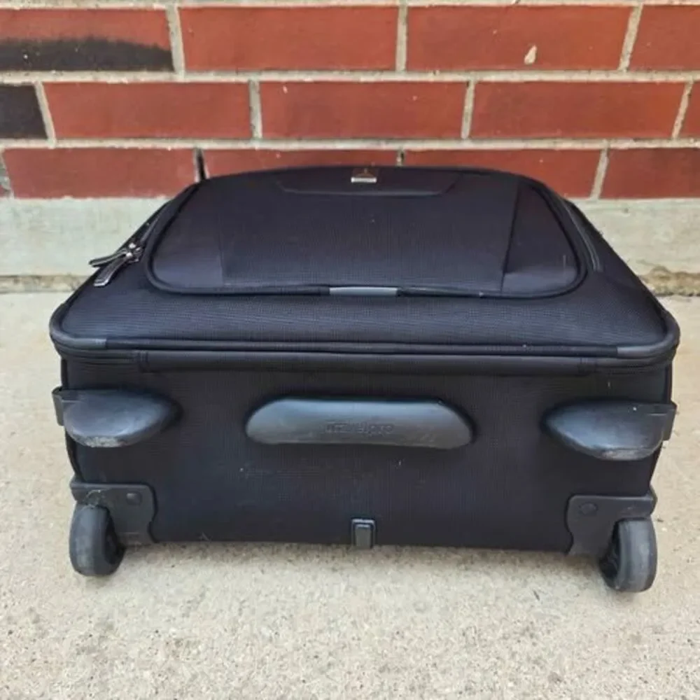 TravelPro Maxlite 4 Rolling Tote - Black